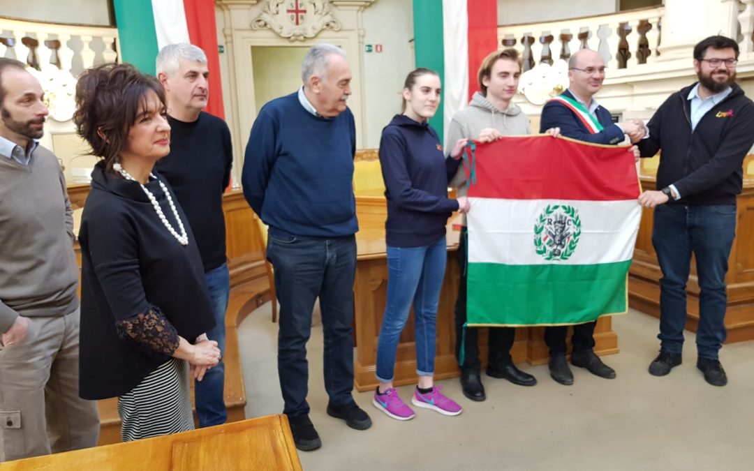 AUSER E LIBERA, INSIEME AD ALTRE ASSOCIAZIONI DEL TERRITORIO, RICEVONO IL PRIMO TRICOLORE DAL COMUNE DI REGGIO EMILIA